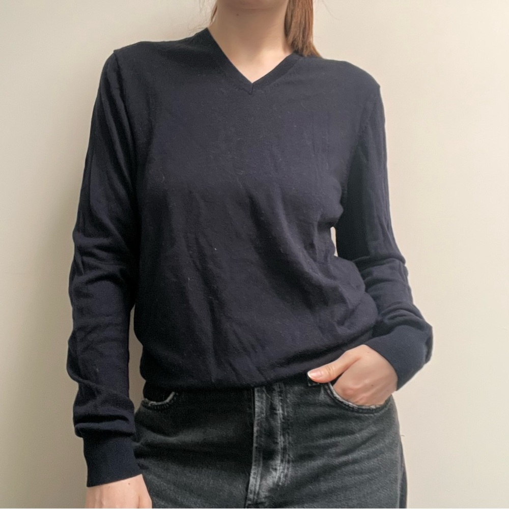 Dark Navy Uniqlo Vneck Sweater